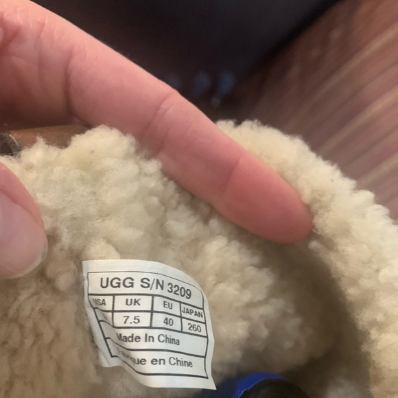 Ugg Savanna 3209 boot leather upper/wooden heels - Picture 6 of 6